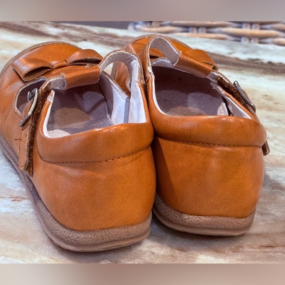 Girls L’AMOUR Emma Bow T-Strap Mary Jane- Camel brown. Size 1 - Picture 7 of 7